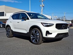 2025 Volvo XC40 B5 Ultra Dark Theme AWD SUV