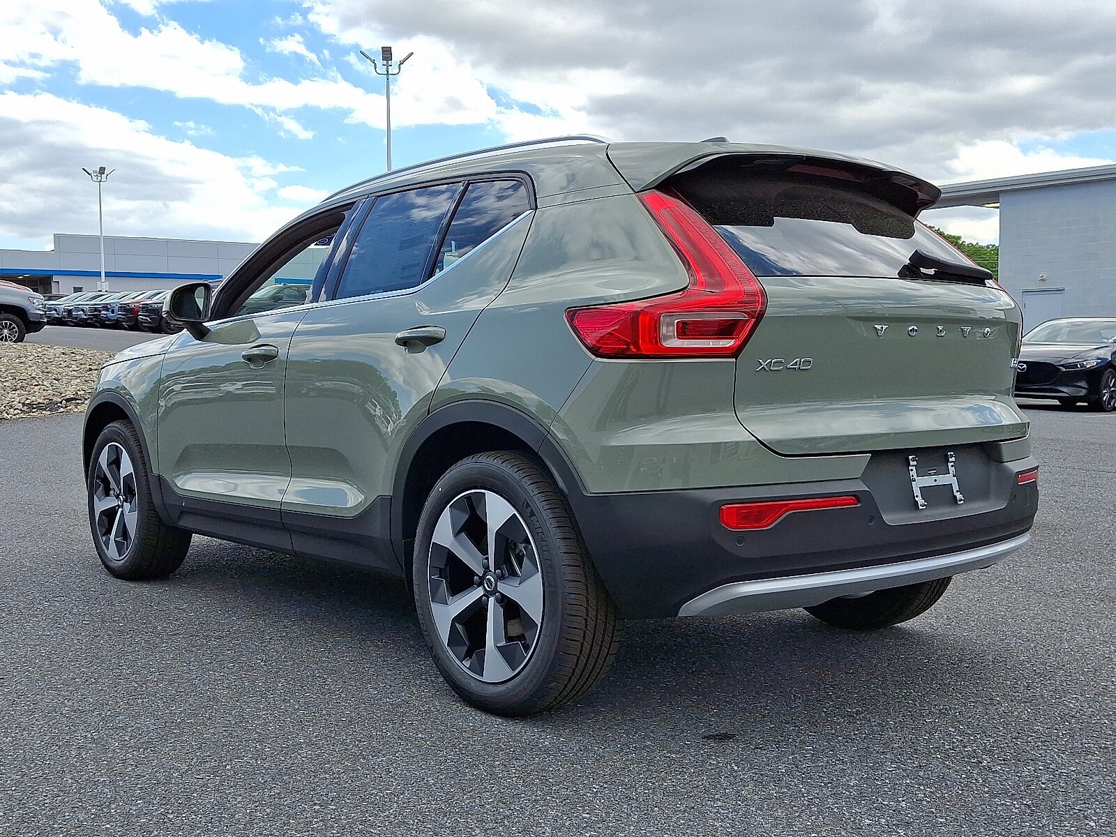 2025 Volvo XC40 Core photo 3