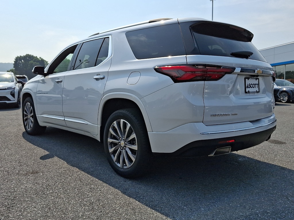Used 2023 Chevrolet Traverse Premier SUV