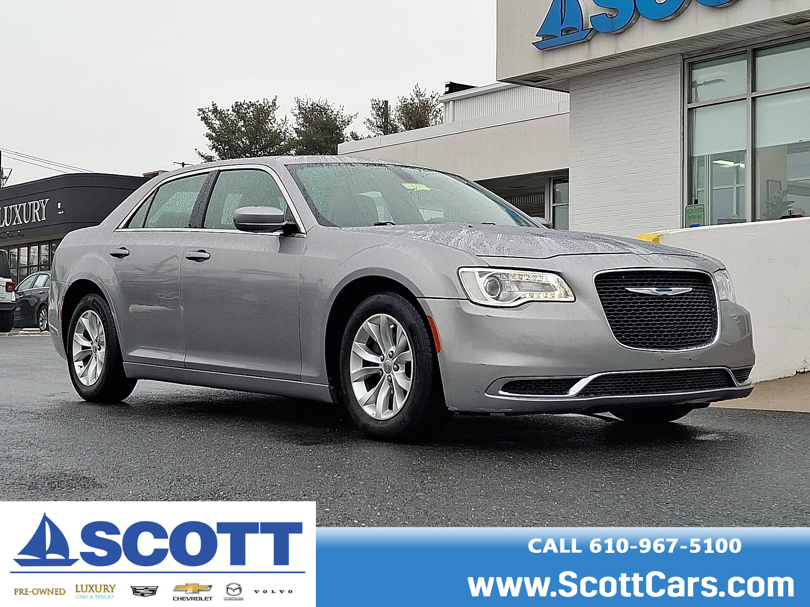 2015 Chrysler 300 Limited's photo