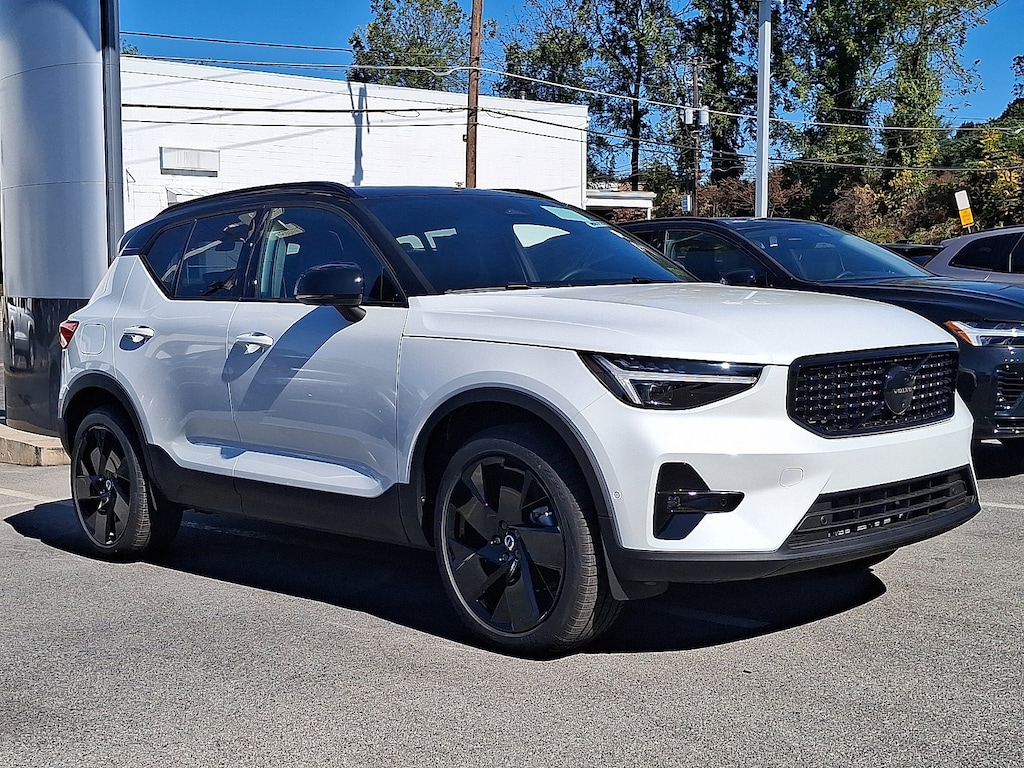 New 2026 Volvo XC40 B5 Ultra Black Edition SUV