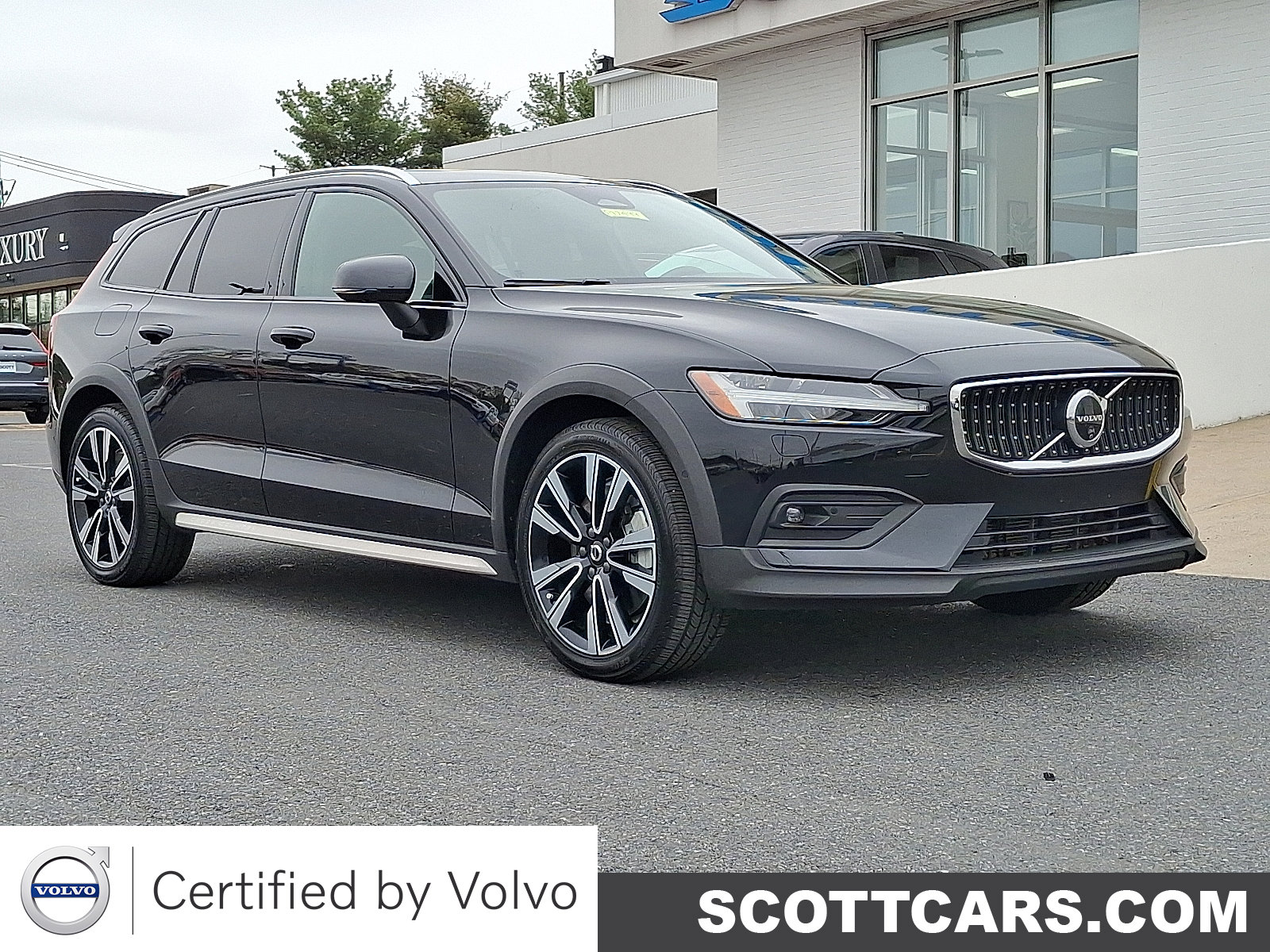 2024 Volvo V60 Cross Country B5 Ultimate AWD's photo