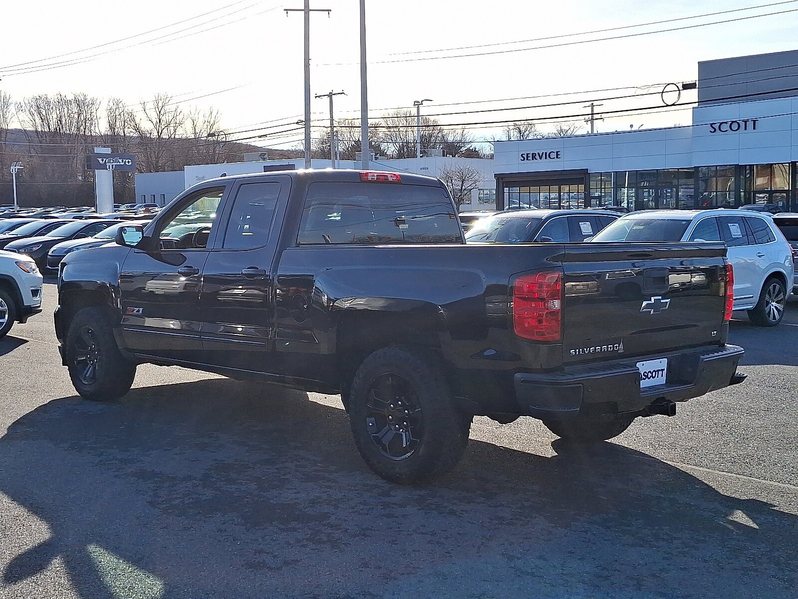 2018 Chevrolet Silverado 1500 LT photo 4