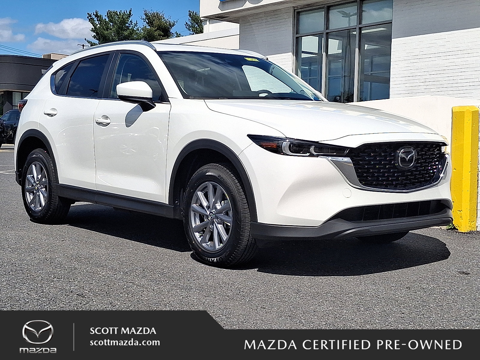 2023 Mazda CX-5 S Preferred package Auto AWD's photo