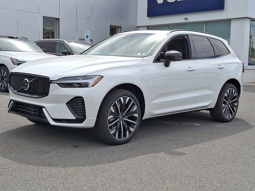 New 2026 Volvo XC60 plug-in hybrid T8 Ultra SUV