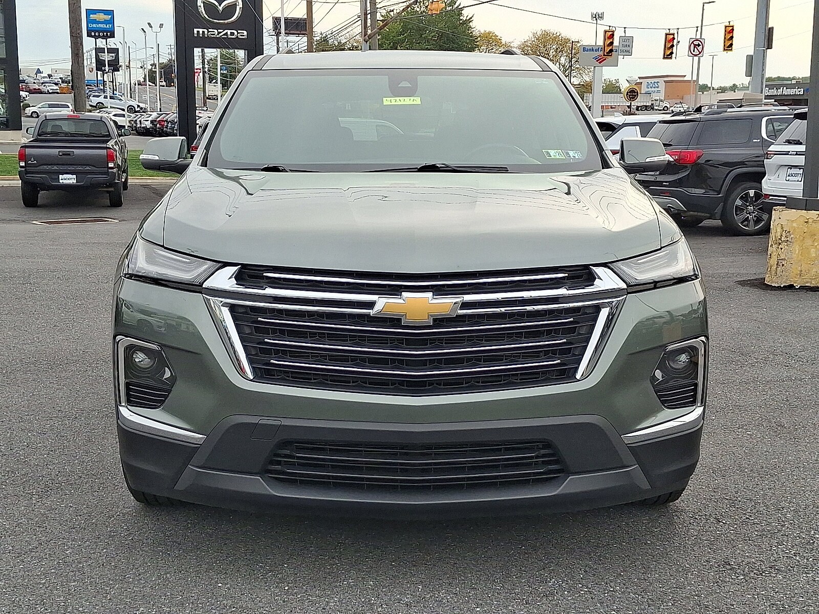 2023 Chevrolet Traverse Cloth 1LT photo 2