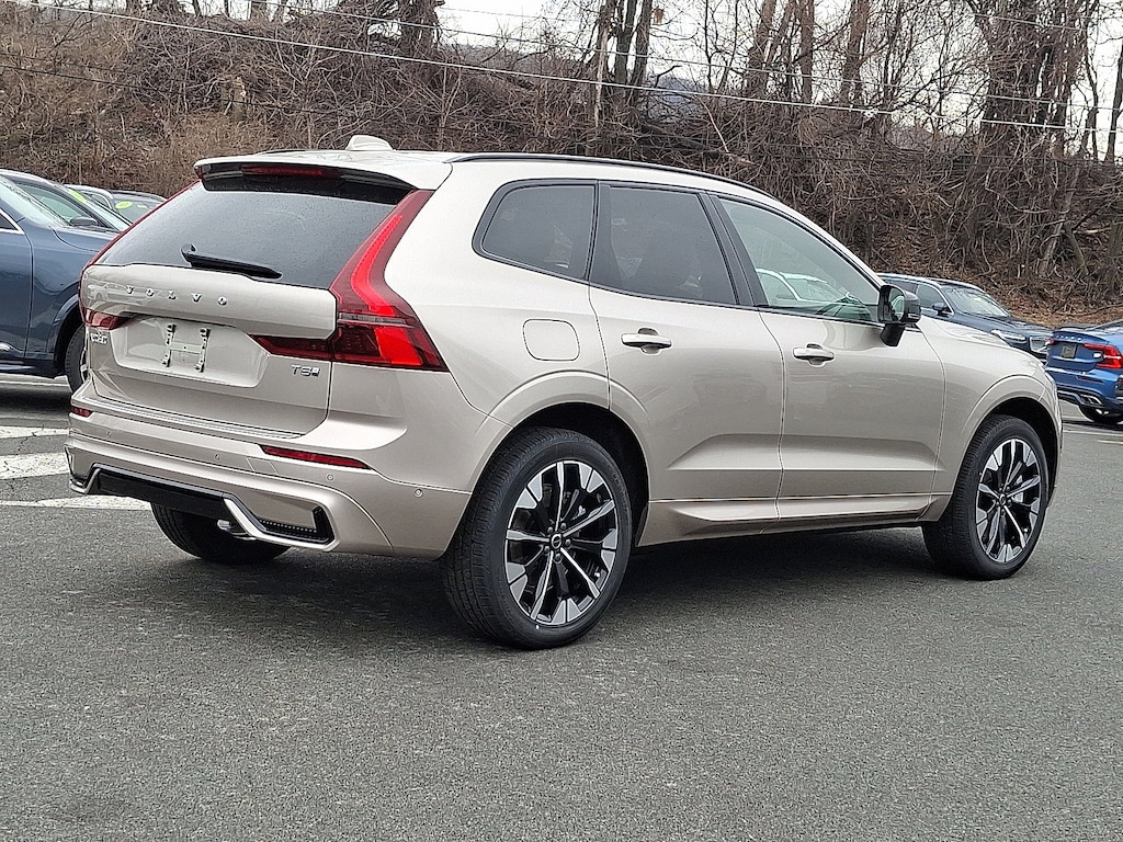 New 2026 Volvo XC60 plug-in hybrid T8 Plus SUV