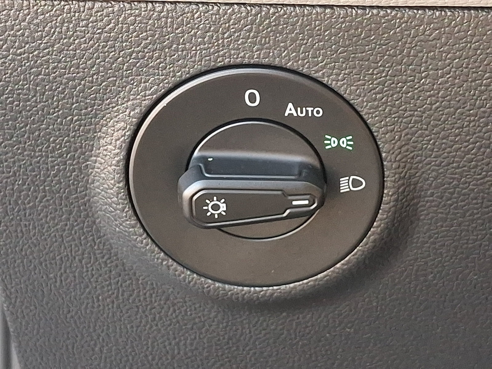 2022 Volkswagen Taos SE - Photo 25