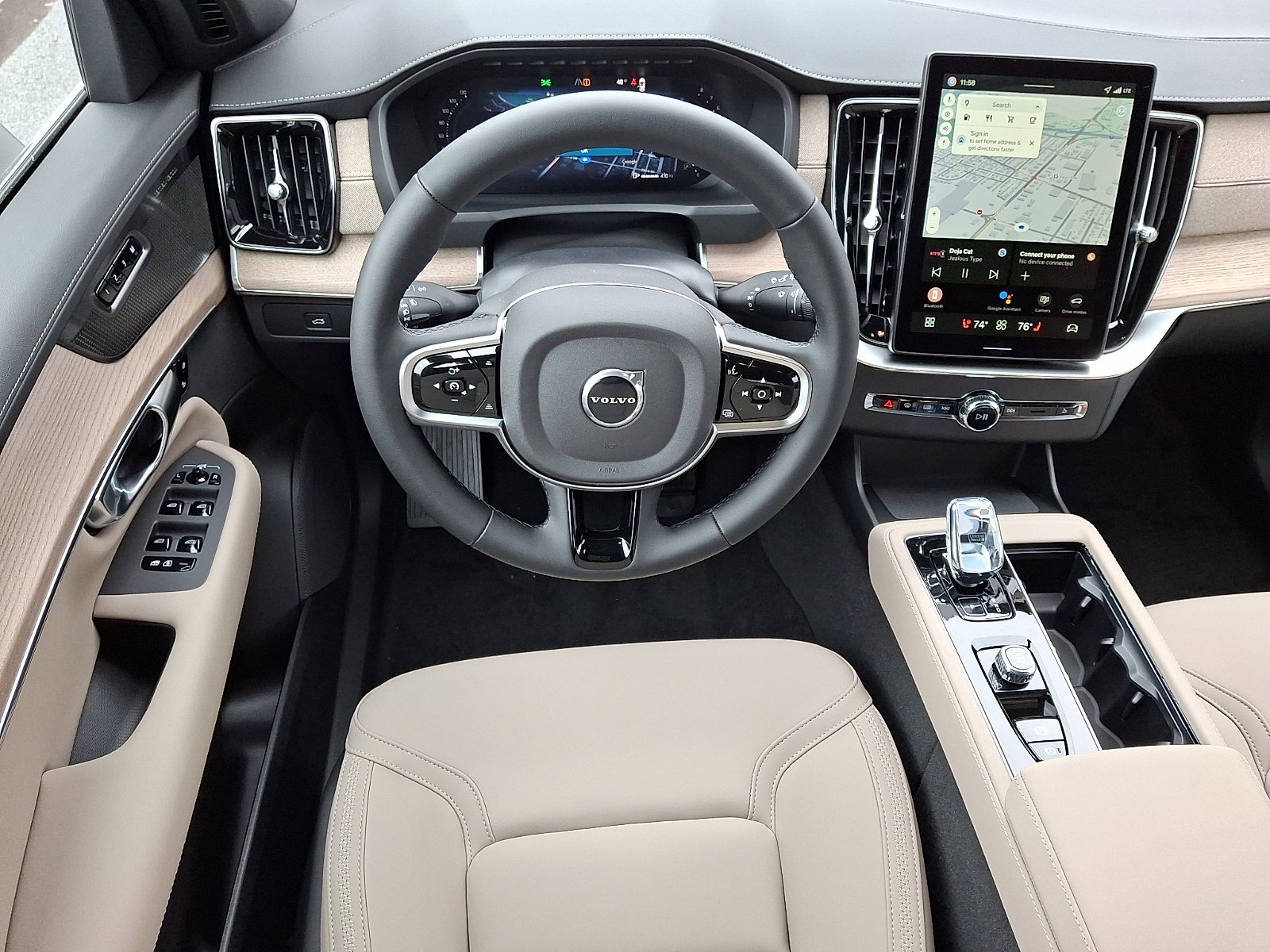 2026 Volvo XC90 Plus - Photo 6