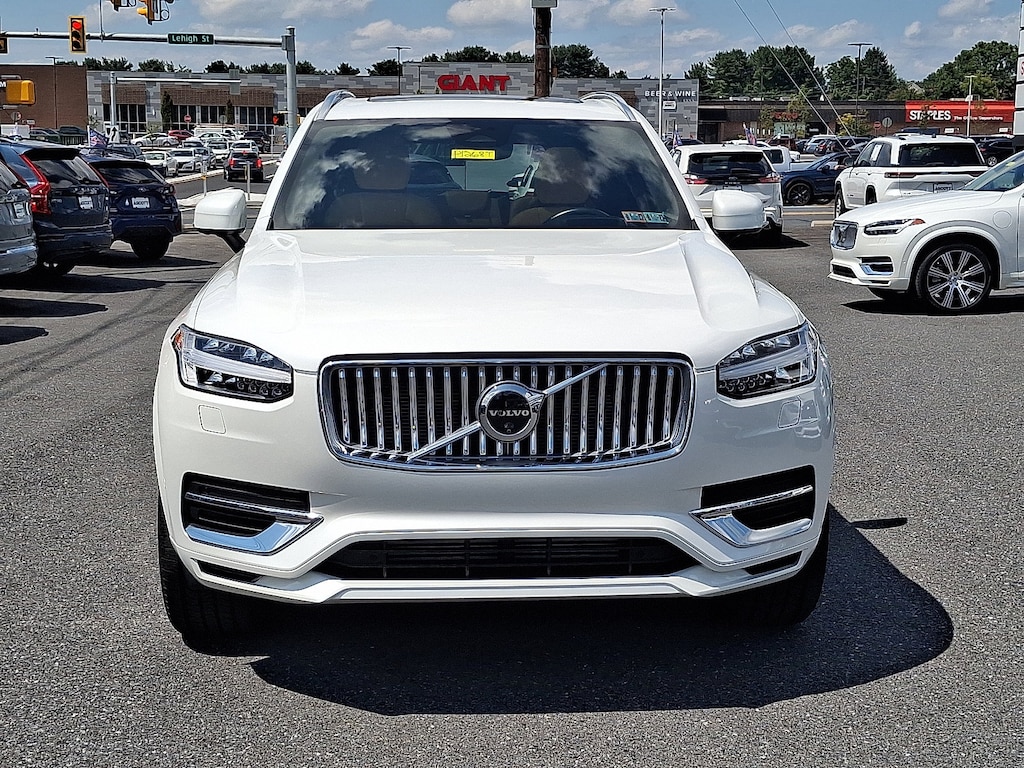 Certified 2025 Volvo XC90 plug-in hybrid T8 Ultra 7-Seater SUV