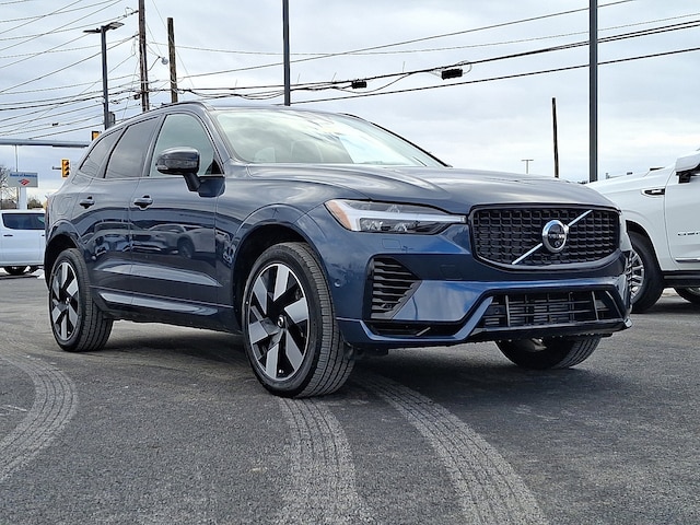 2025 Volvo XC60 plug-in hybrid T8 Plus SUV