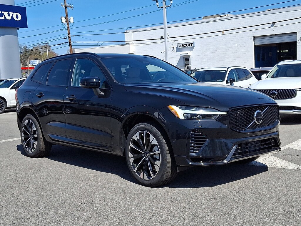 New 2026 Volvo XC60 plug-in hybrid T8 Plus SUV