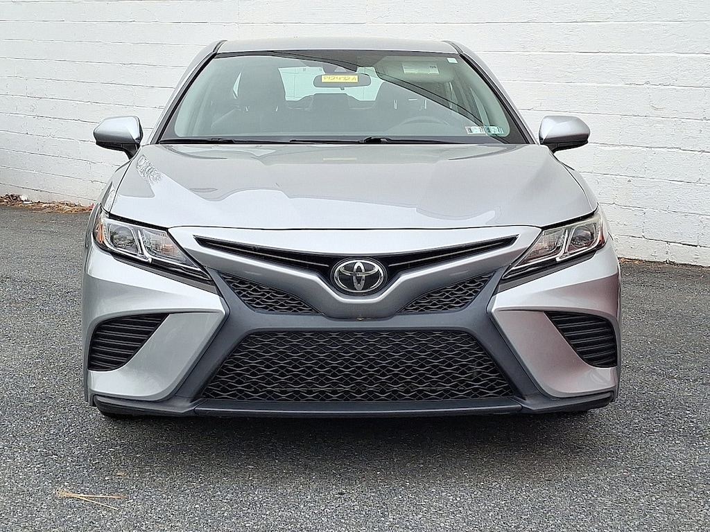 Used 2019 Toyota Camry SE Sedan