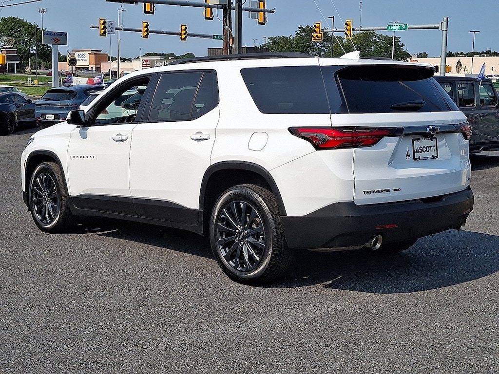 Used 2023 Chevrolet Traverse RS SUV
