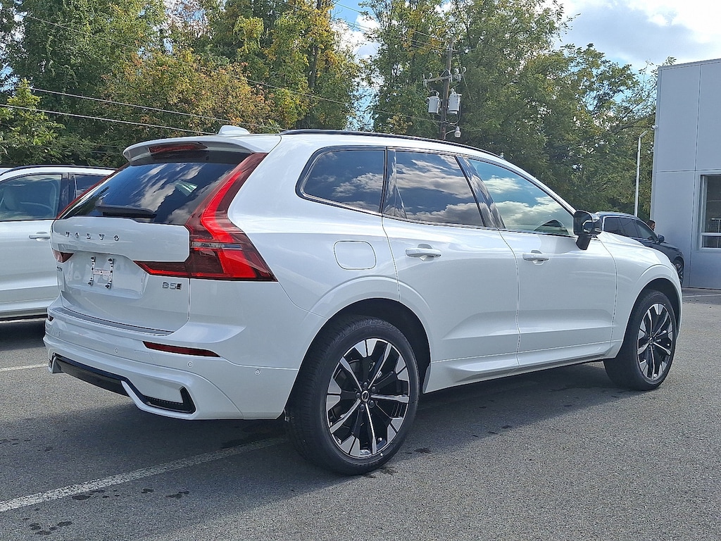 New 2026 Volvo XC60 B5 Plus SUV