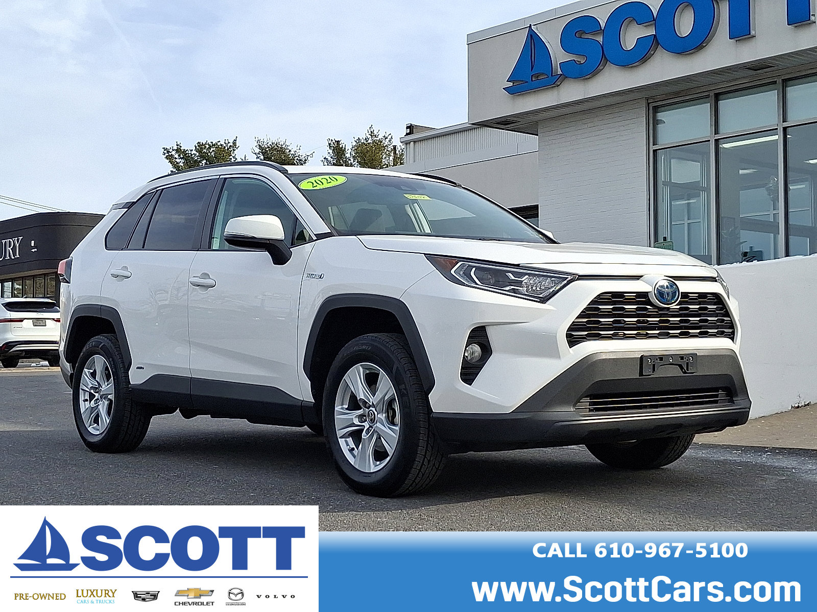 2020 Toyota RAV4 XLE's photo