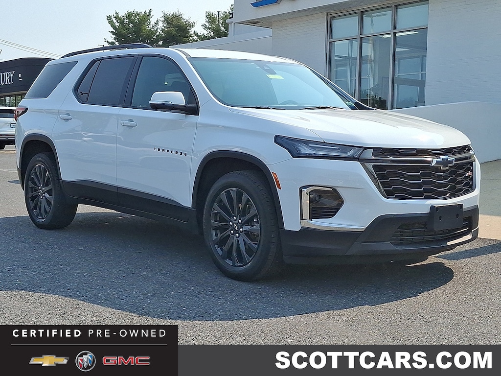 Used 2023 Chevrolet Traverse RS SUV