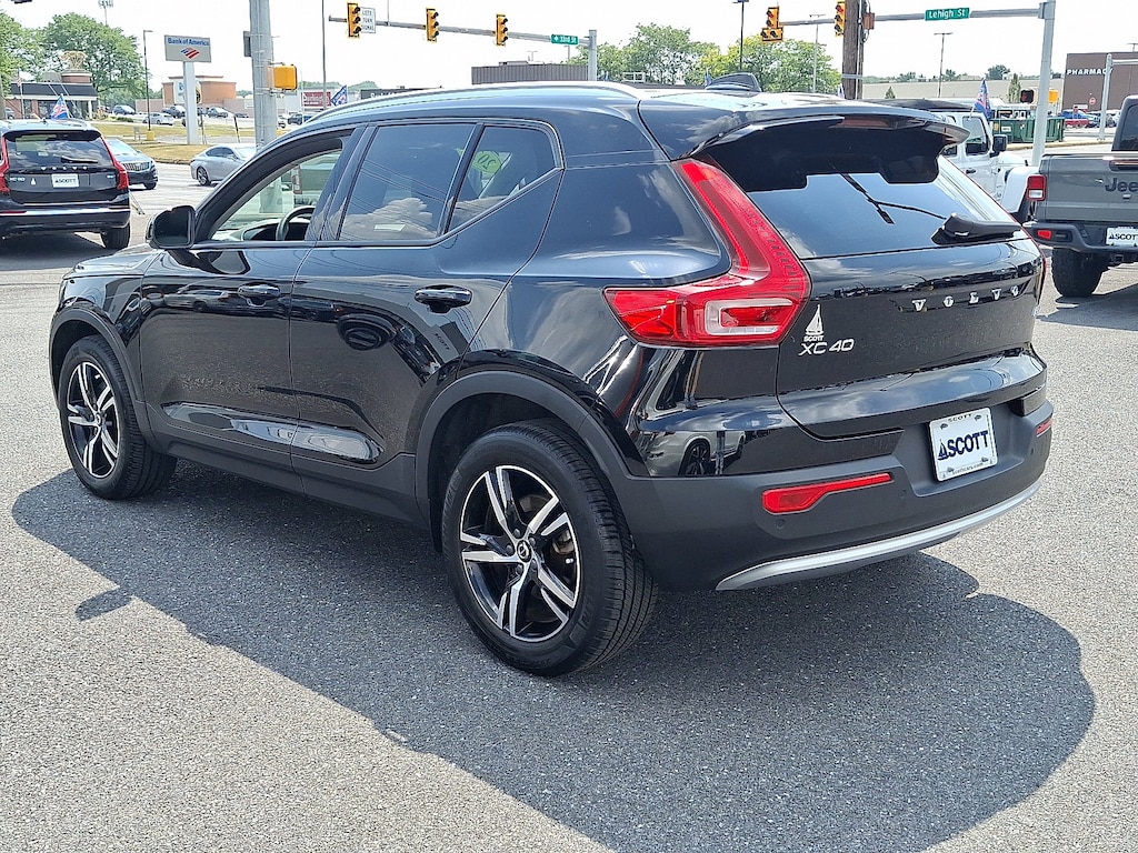 Certified 2023 Volvo XC40 B5 AWD Core SUV