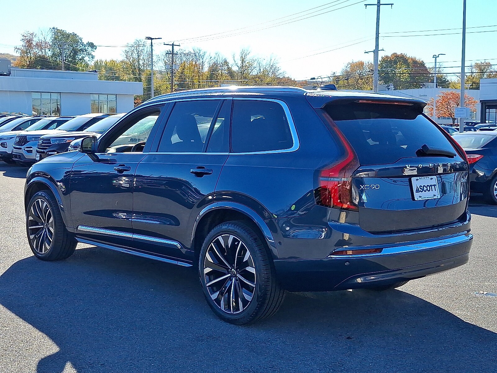 2025 Volvo XC90 Plus photo 2