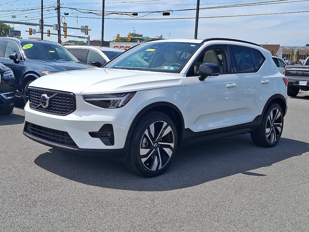 Certified 2023 Volvo XC40 B5 AWD Plus Dark SUV