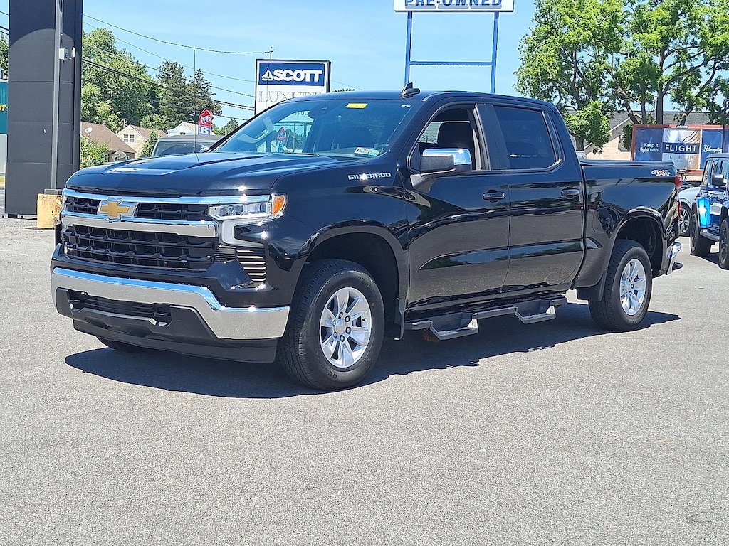 Used 2022 Chevrolet Silverado 1500 LT w/1LT Truck Crew Cab