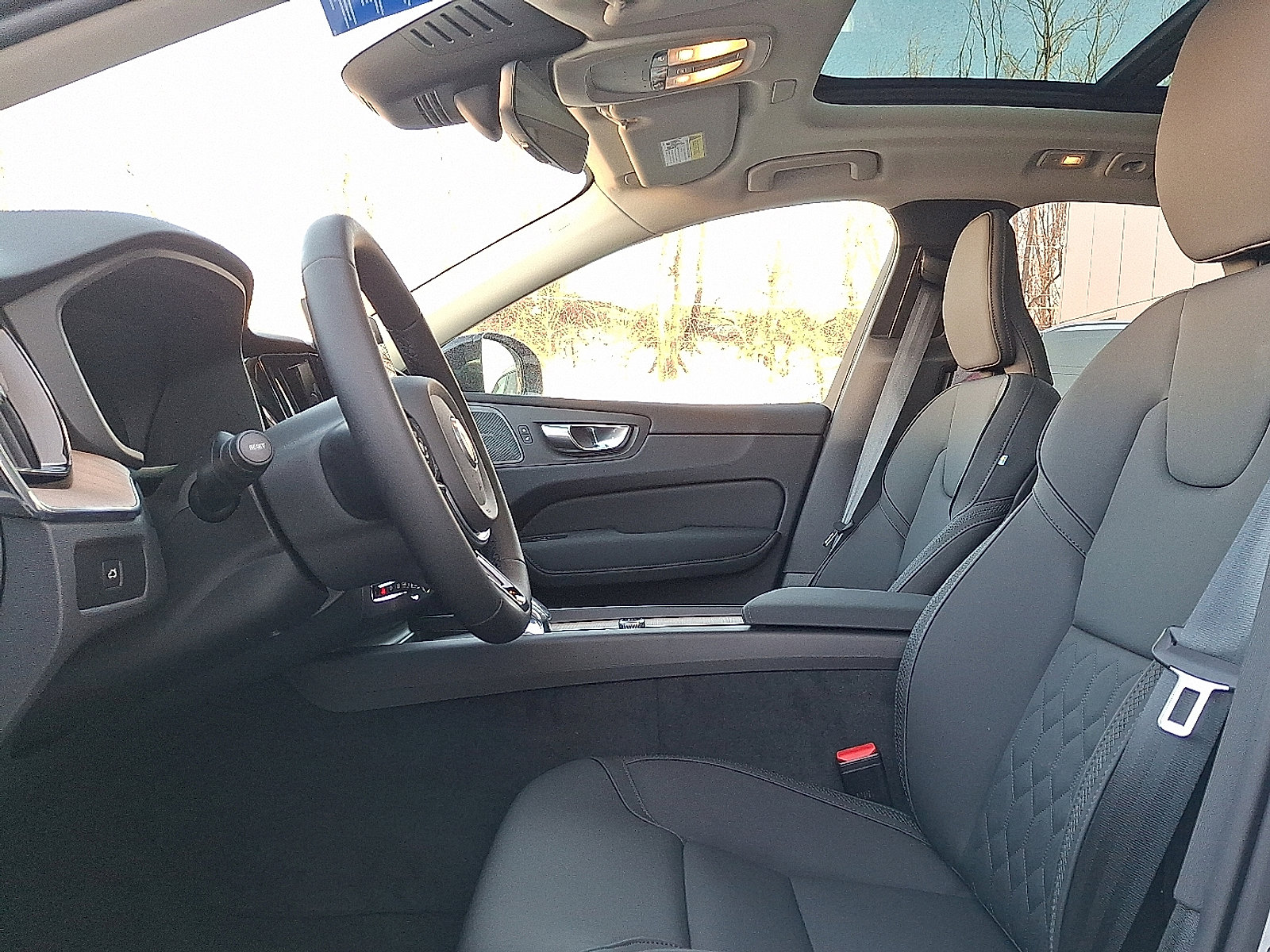 2026 Volvo XC60 Plus - Photo 11