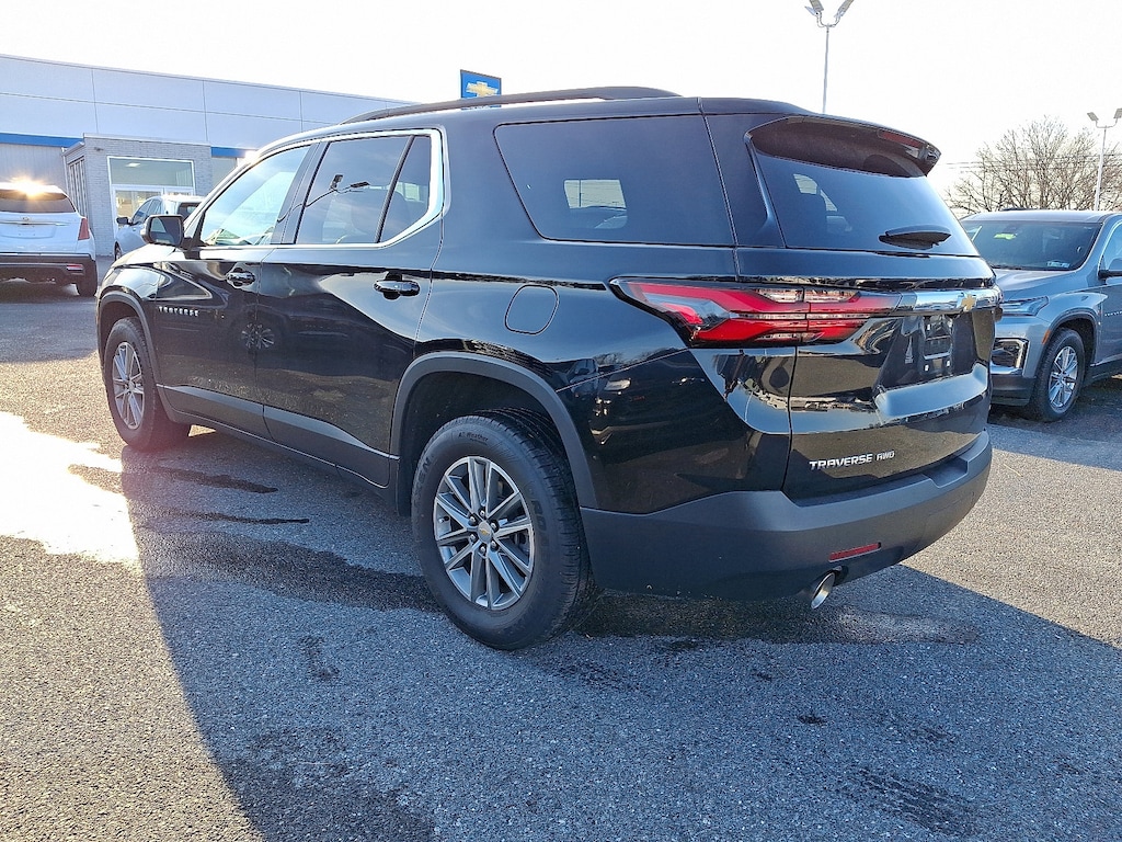 Used 2023 Chevrolet Traverse LT Leather SUV