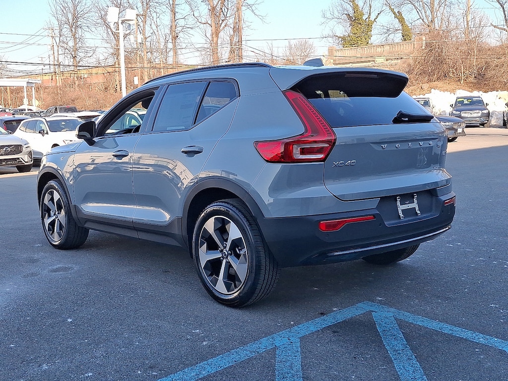 Used 2026 Volvo XC40 B5 Core SUV