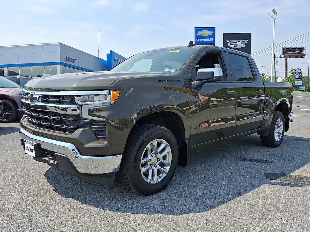 Used 2023 Chevrolet Silverado 1500 LT w/1LT Truck Crew Cab
