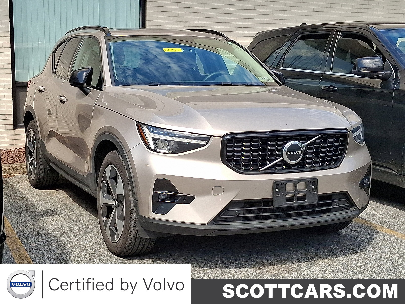 2023 Volvo XC40 B5 Plus Dark AWD's photo