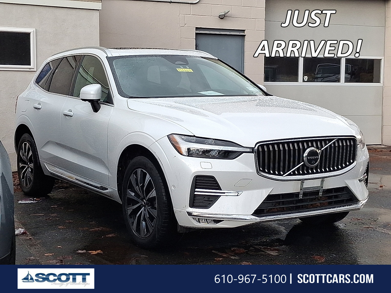 2023 Volvo XC60 Plus's photo