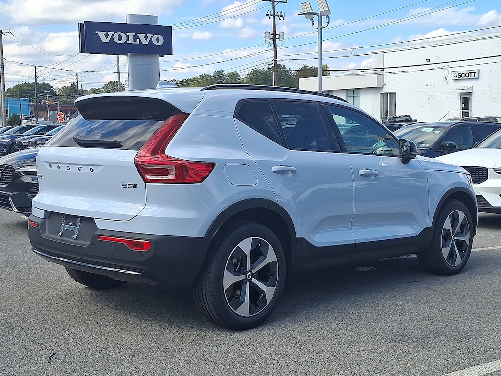 New 2026 Volvo XC40 B5 Plus SUV
