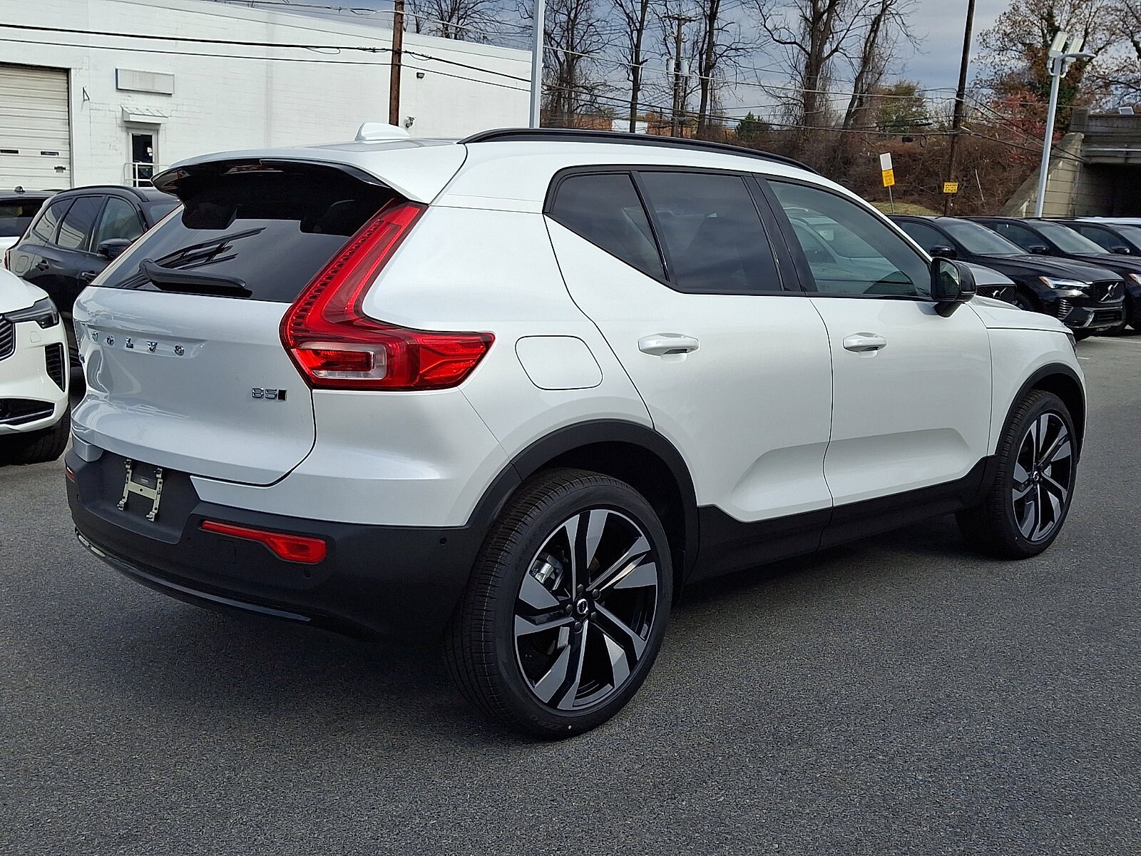 2026 Volvo XC40 photo 3