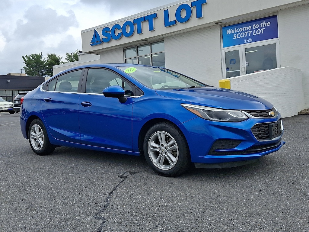 Used 2017 Chevrolet Cruze LT Auto Sedan