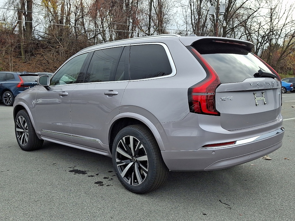 New 2026 Volvo XC90 B5 Core SUV