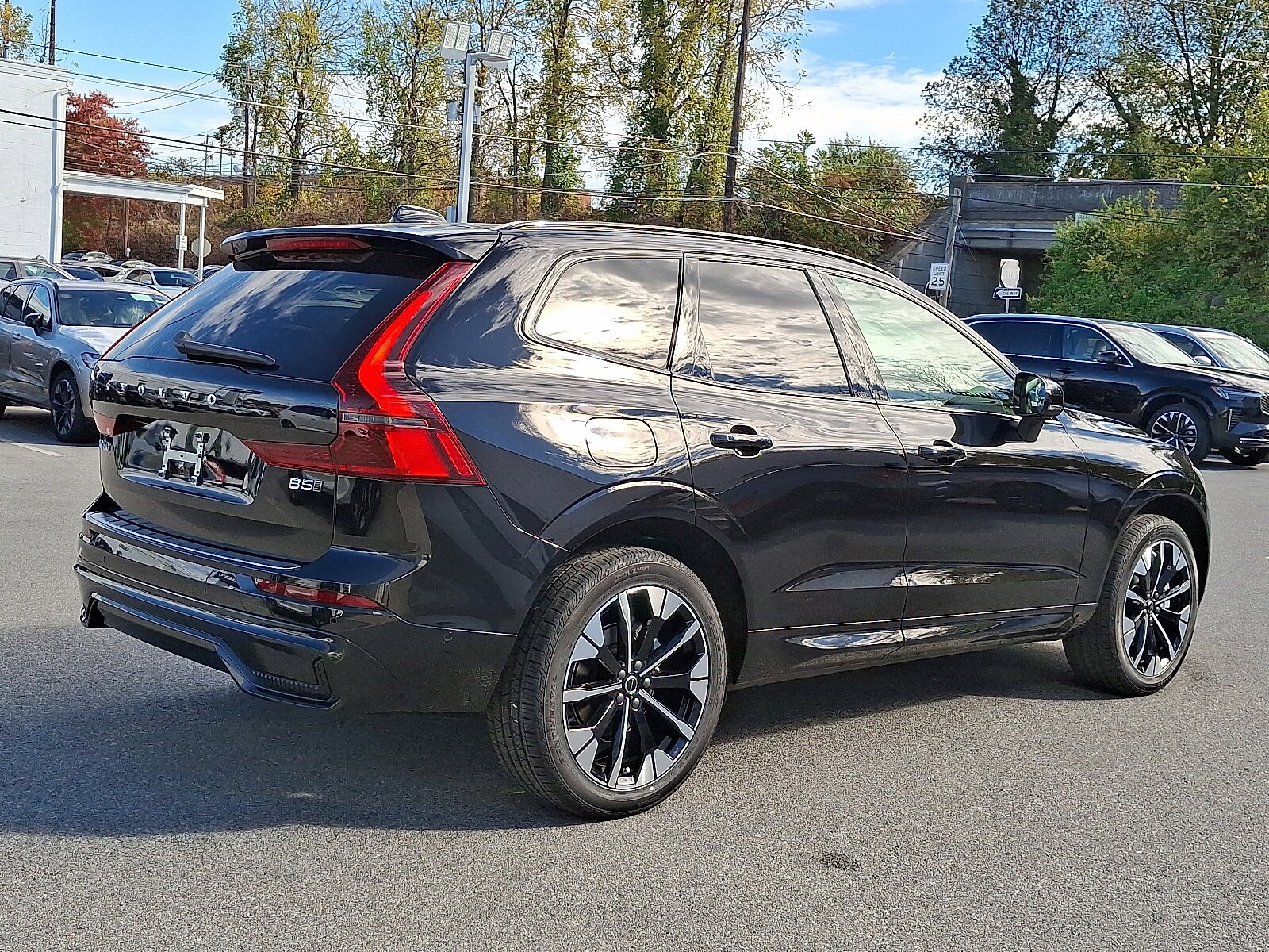 2026 Volvo XC60 B5 Plus photo 4