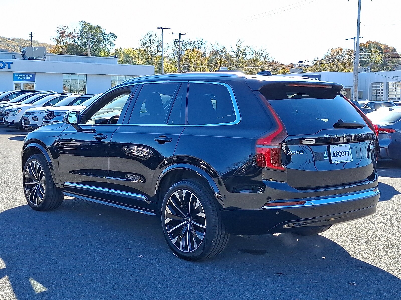 2025 Volvo XC90 Plus photo 3