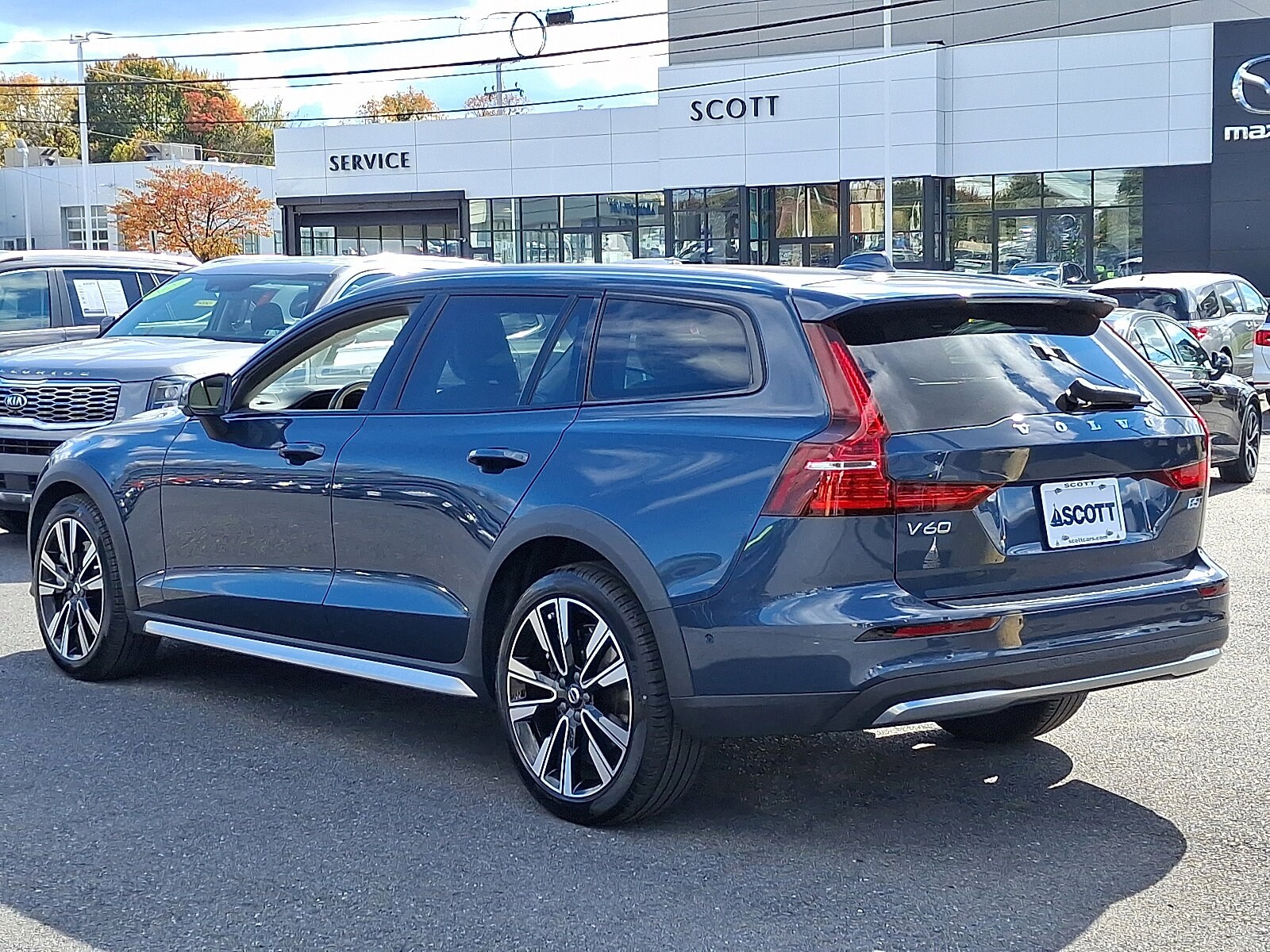 2024 Volvo V60 Cross Country B5 Ultimate photo 4