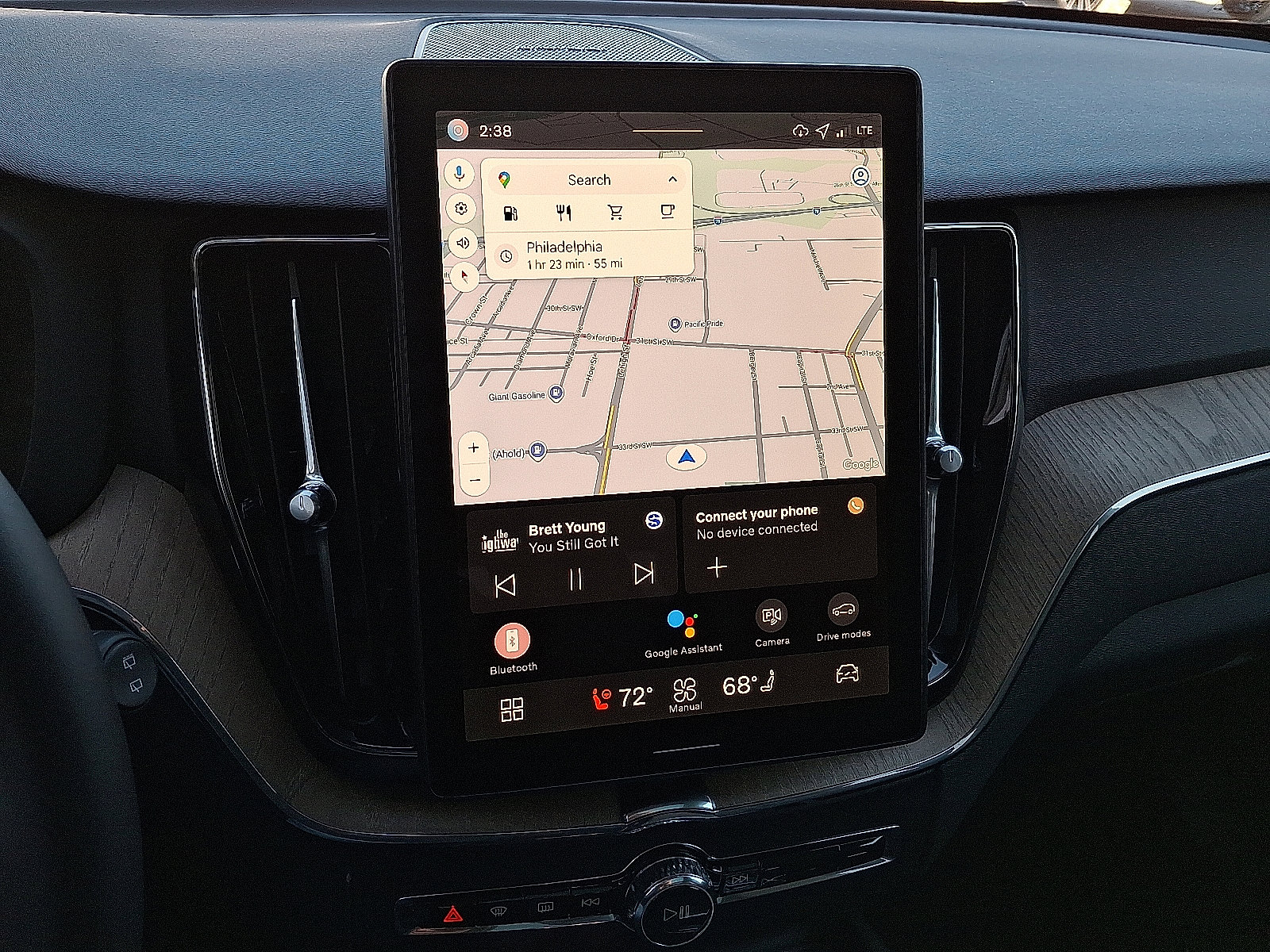 2026 Volvo XC60 Plus - Photo 17