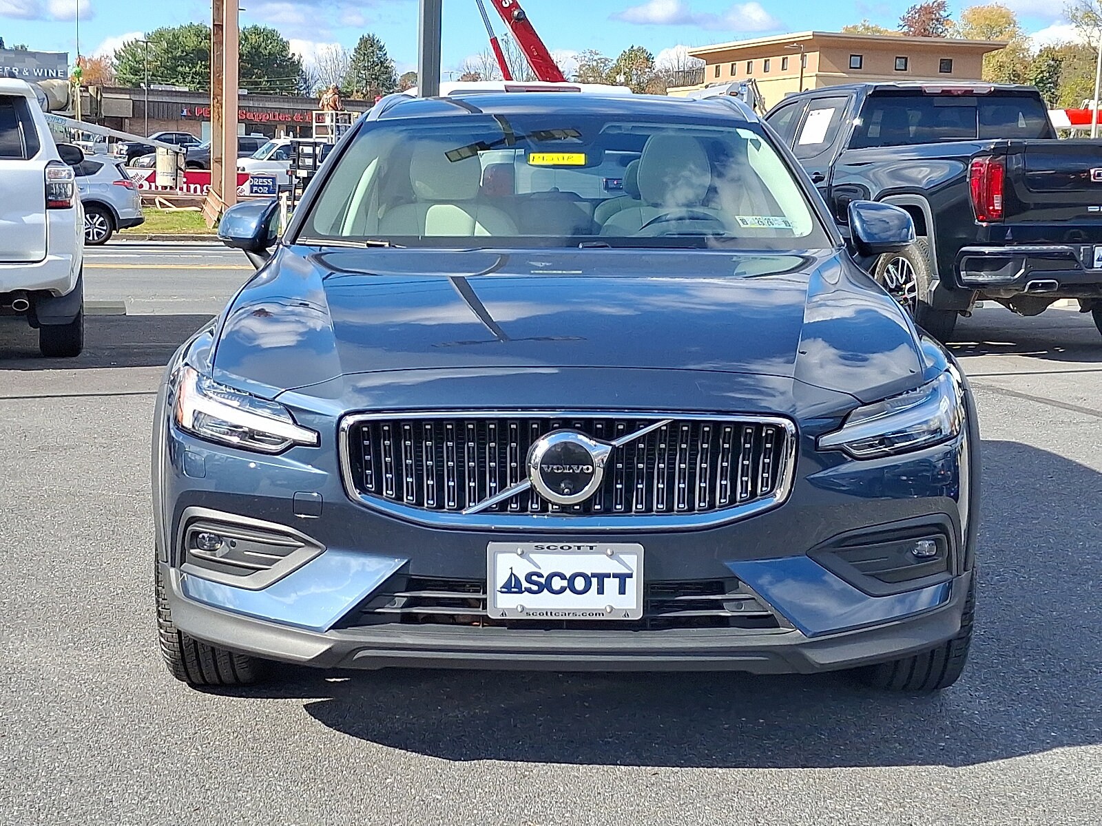 2024 Volvo V60 Cross Country B5 Ultimate photo 2