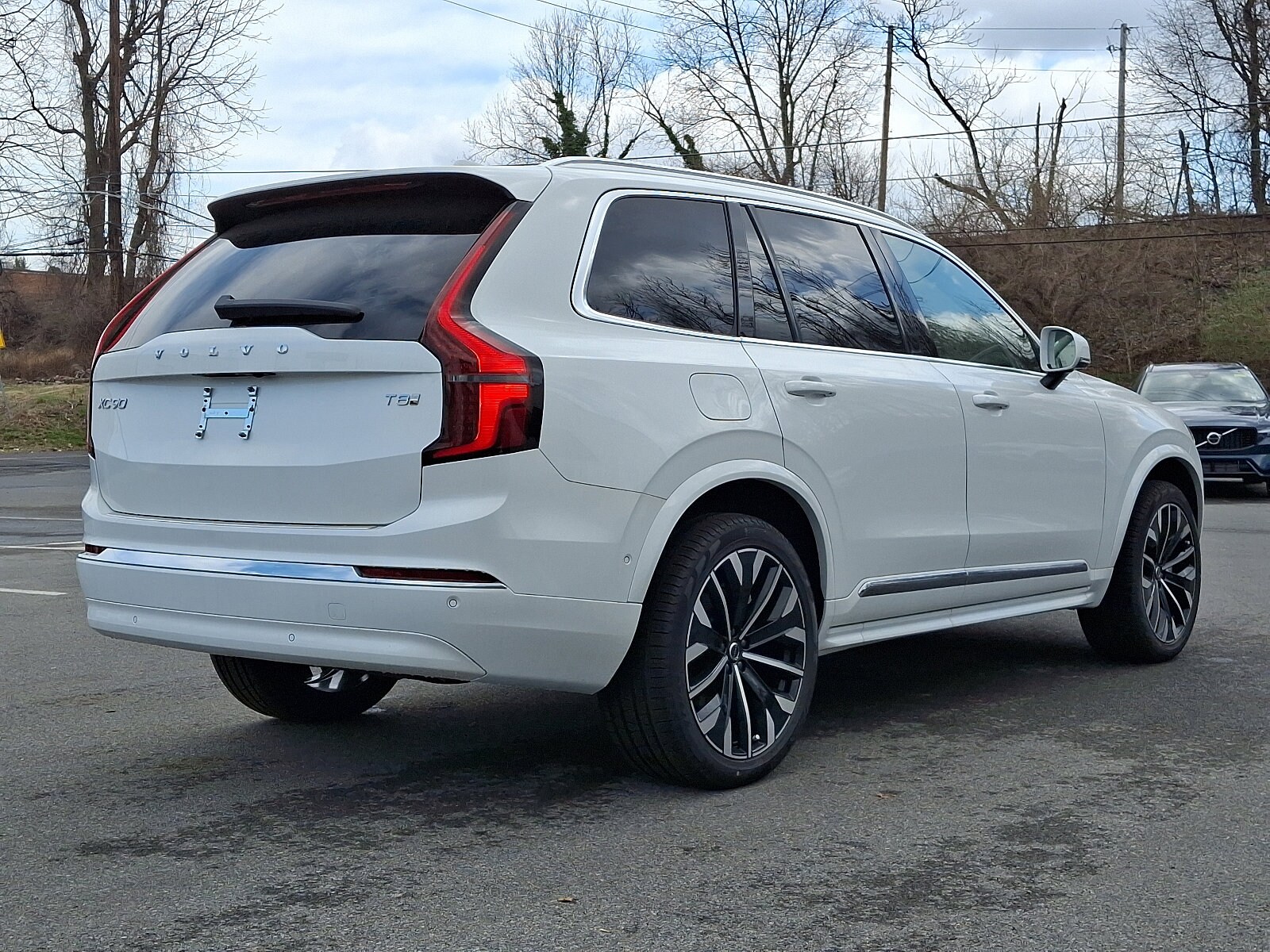 2025 Volvo XC90 T8 Plus photo 4