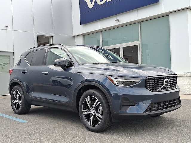 2026 Volvo XC40 B5 Core AWD SUV