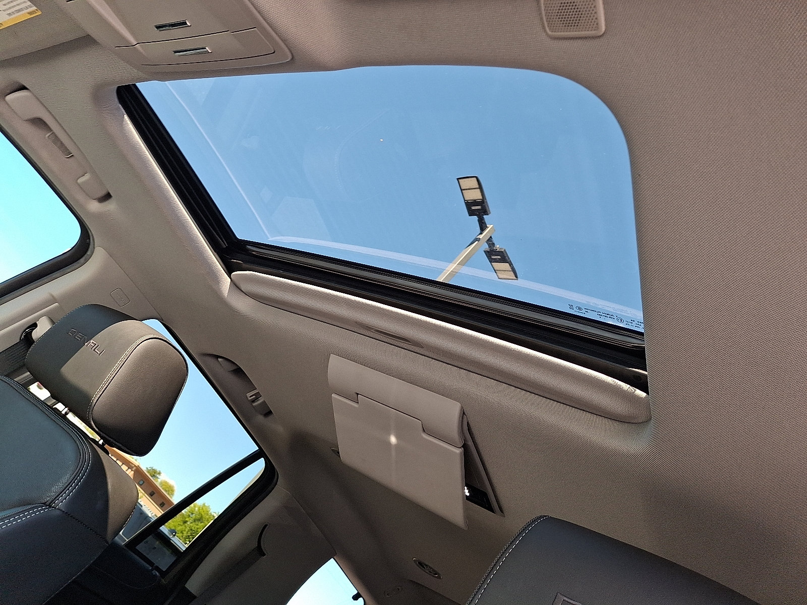 2020 GMC Yukon Denali - Photo 14