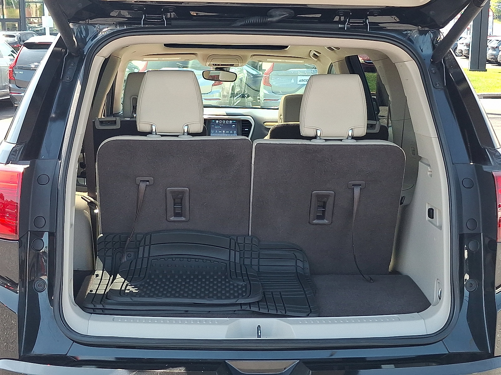 2018 GMC Acadia Denali - Photo 28