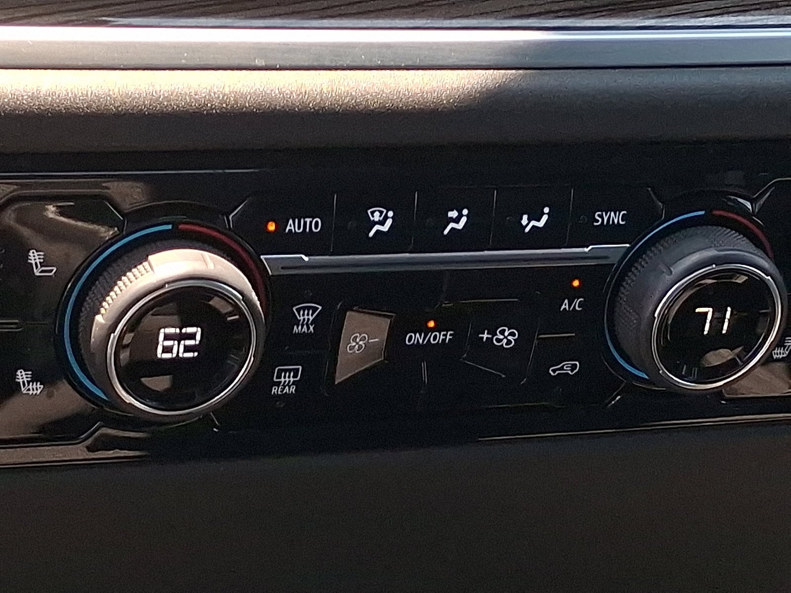 2022 Chevrolet Silverado 1500 LT - Photo 22