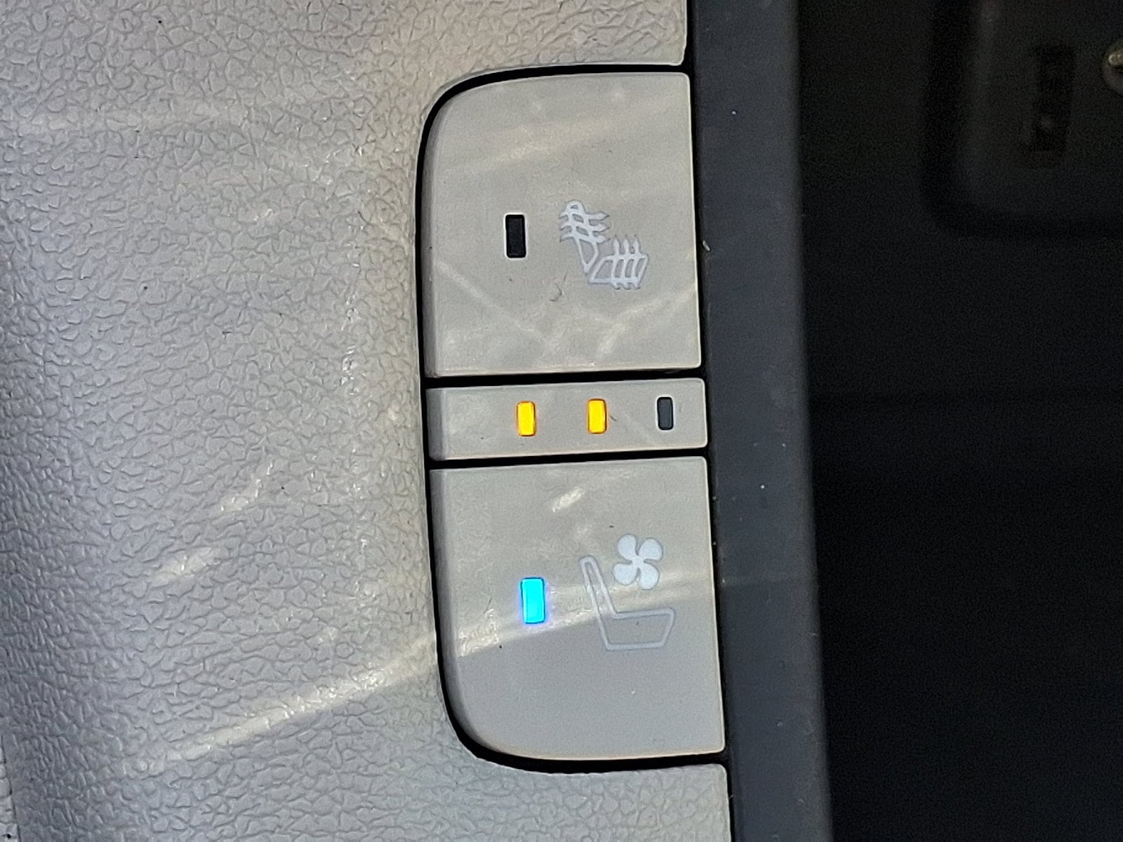2018 GMC Acadia Denali - Photo 21