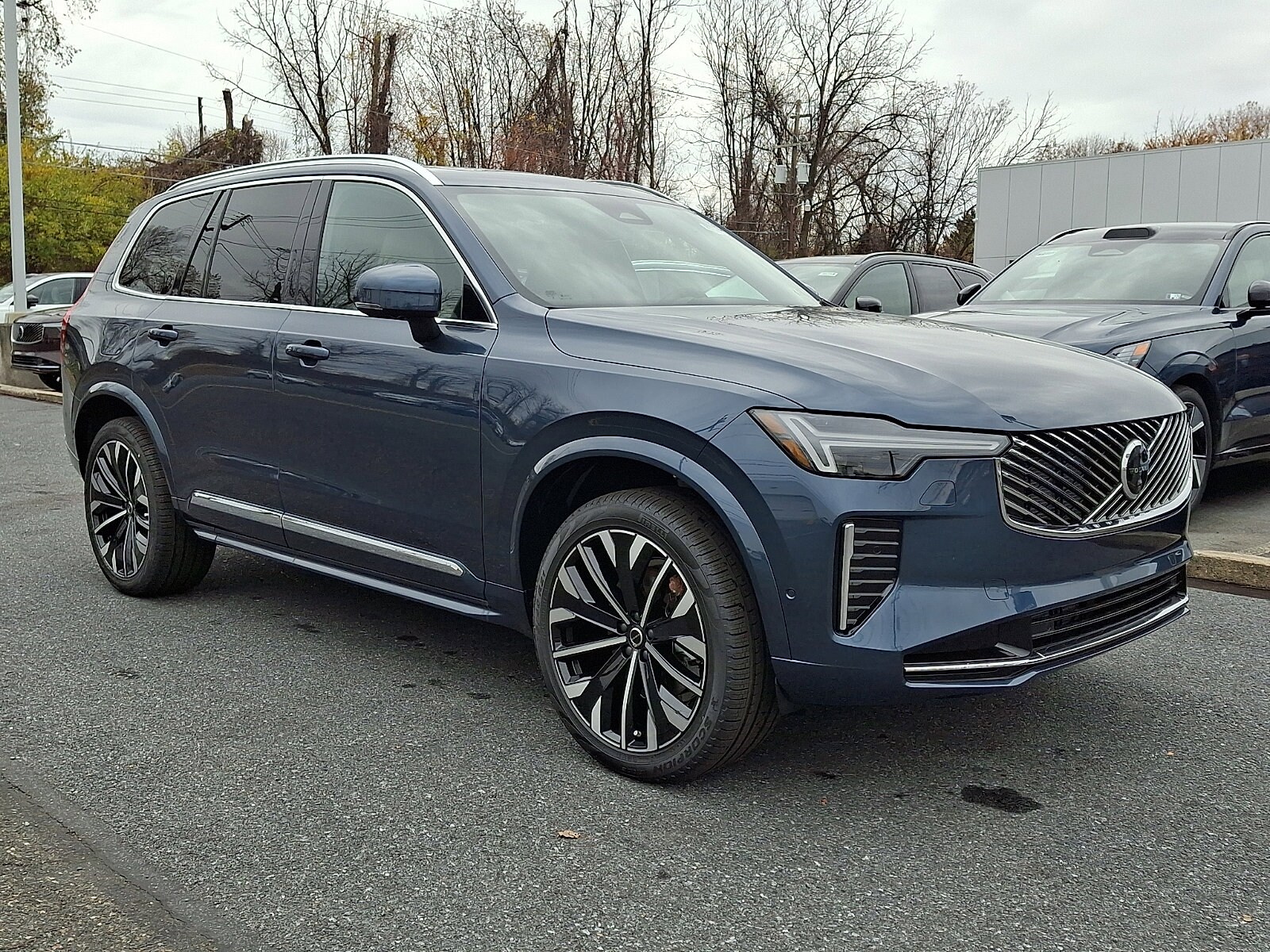 2026 Volvo XC90 Plus's photo