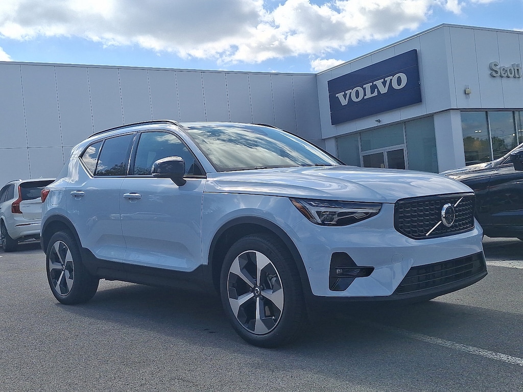 New 2026 Volvo XC40 B5 Plus SUV