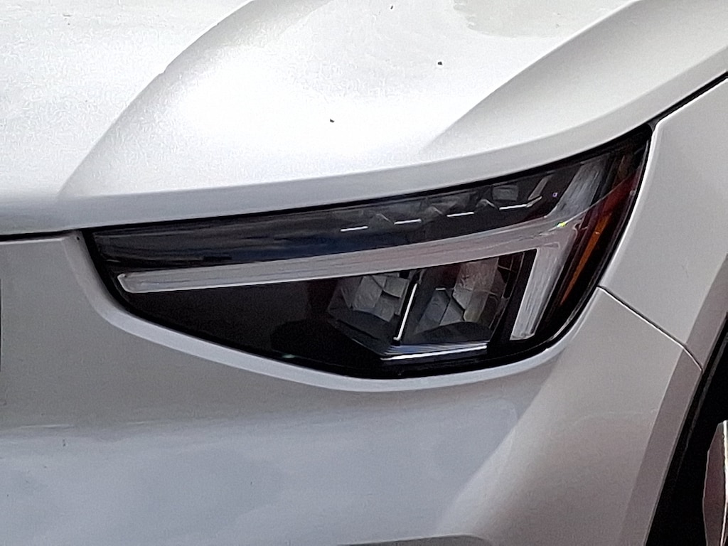 Used 2023 Volvo XC40 B5 AWD Plus Dark SUV