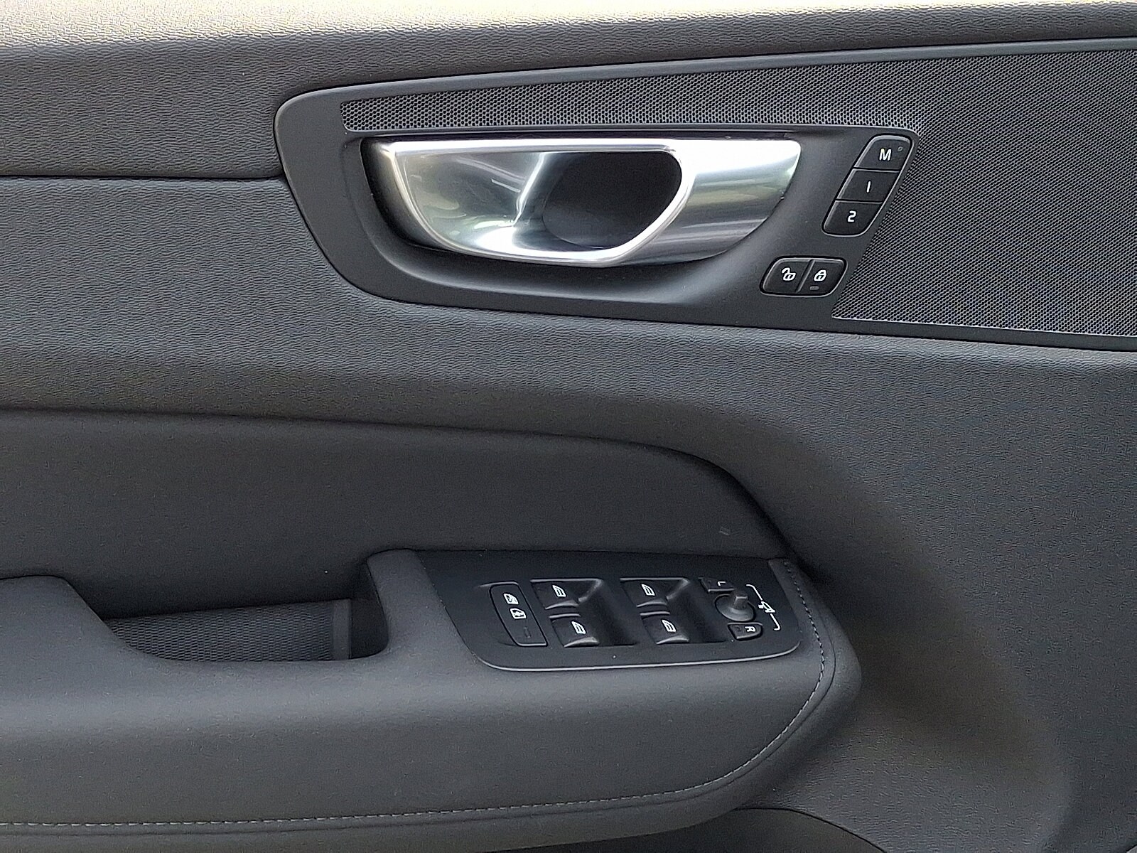 2026 Volvo XC60 Core - Photo 8